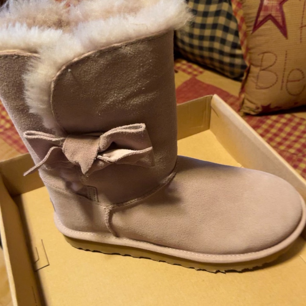 Blush pink Ugg’s